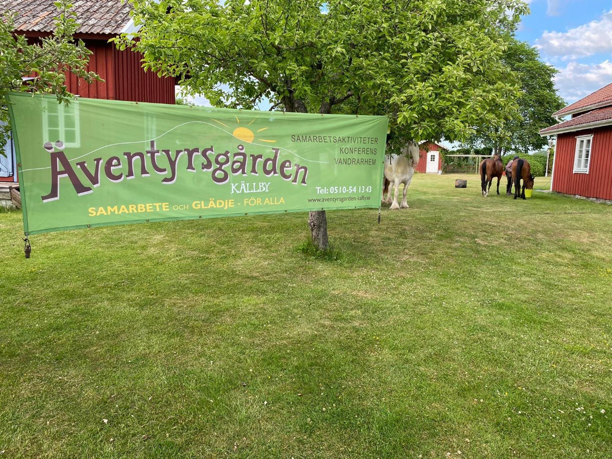 Aeventyrsgardens Vandrarhem, Kinnekulle Kallby Exterior photo