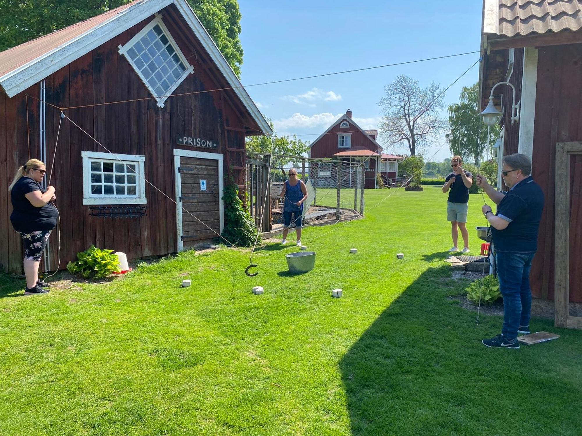 Aeventyrsgardens Vandrarhem, Kinnekulle Kallby Exterior photo