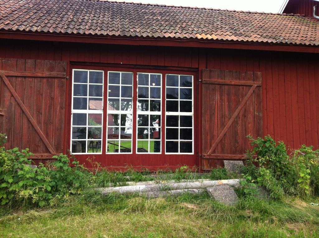 Aeventyrsgardens Vandrarhem, Kinnekulle Kallby Exterior photo